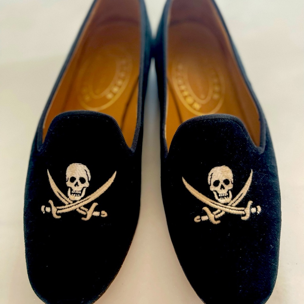 Stubbs & Wootton velvet skull and swords loafer
